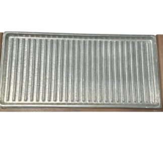 PARRILLA Aleación 20,5 x 43 CM. Rect. S/ANTIADHE. C/Base de Madera 22,5 x 54,5 CM(69)